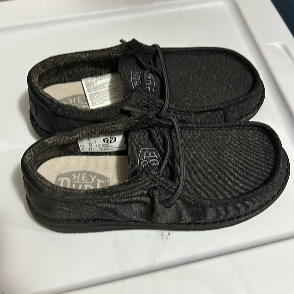 Hey dude youth shoes